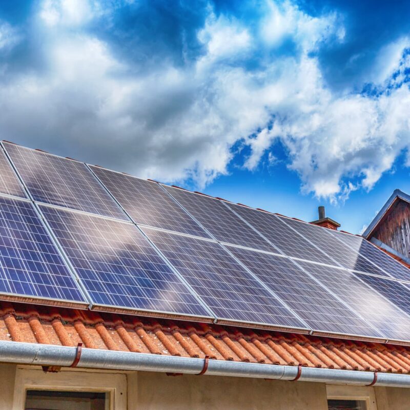 Vente de panneaux photovolta&iuml;ques en kit &agrave; proximit&eacute; d&rsquo;Obernai, Benfeld et dans le Grand Est Obernai